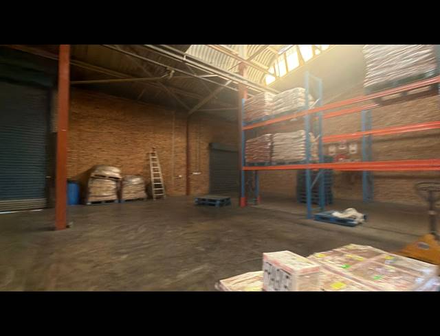 665M² WAREHOUSE TO LET IN MEADOWDALE